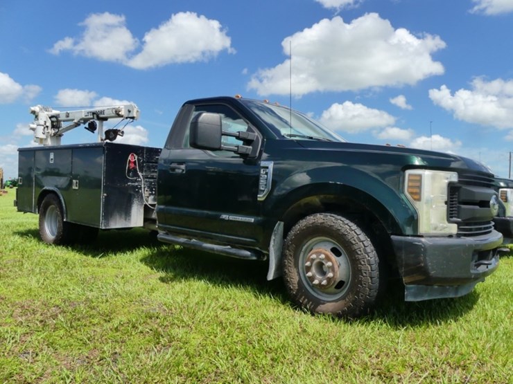 2019-ford-f350-xl-image-1