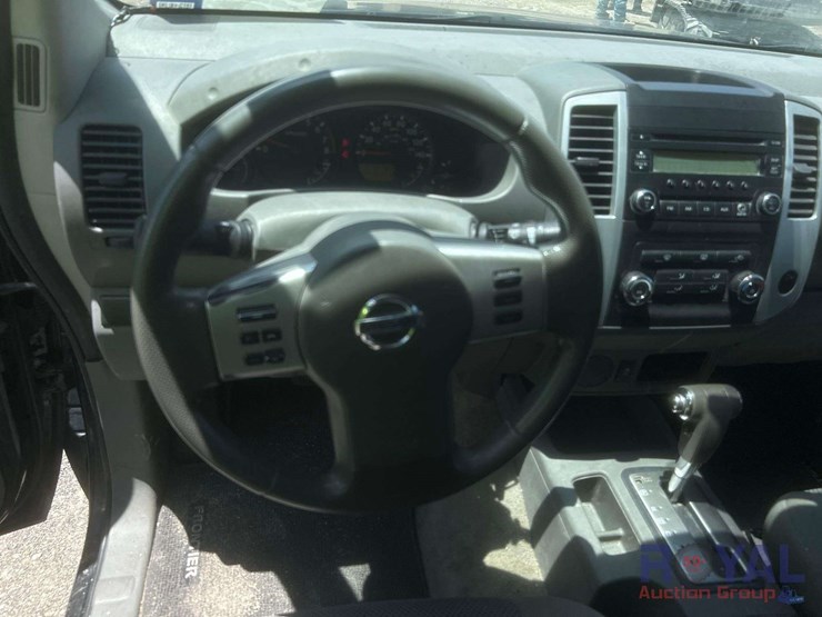 2015-nissan-frontier-image-11