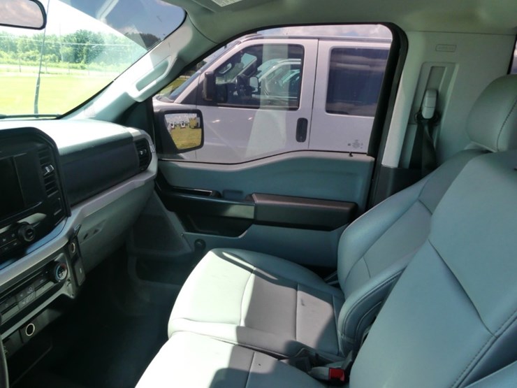 2021-ford-f150-xl-image-9