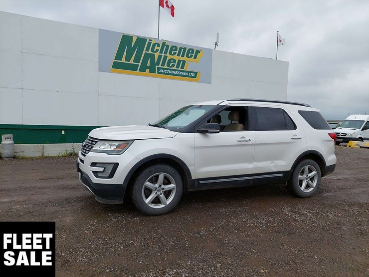 2016-ford-explorer-xlt-image-1