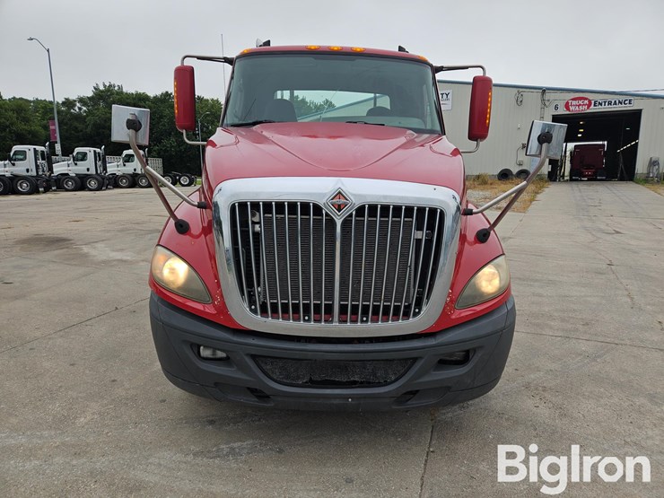 2014-international-prostar-image-2