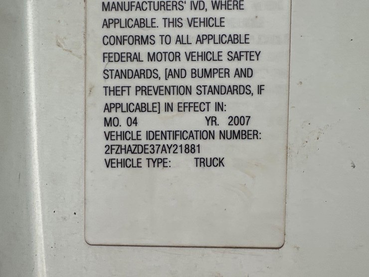 2007-sterling-lt8500-image-22