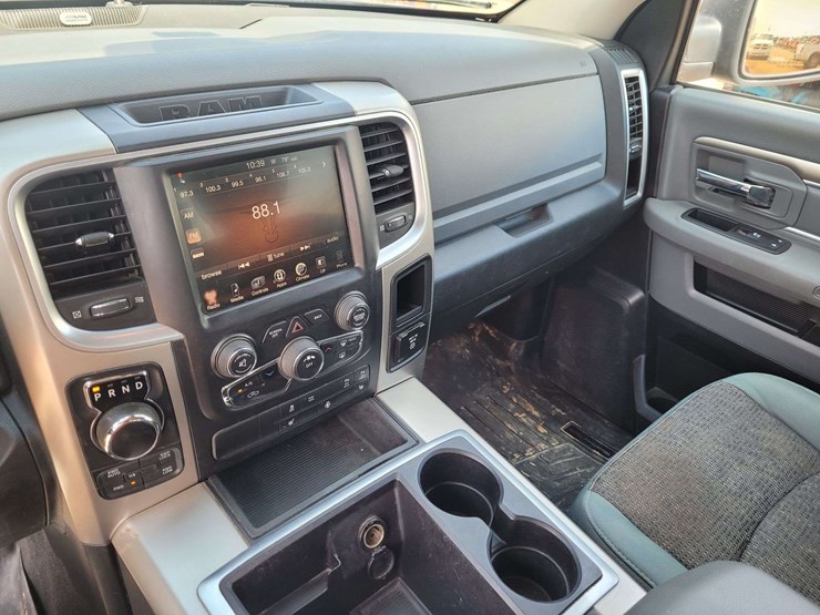 2014-ram-1500-slt-image-10