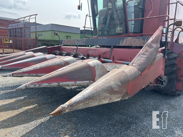 case-ih-1063-image-1