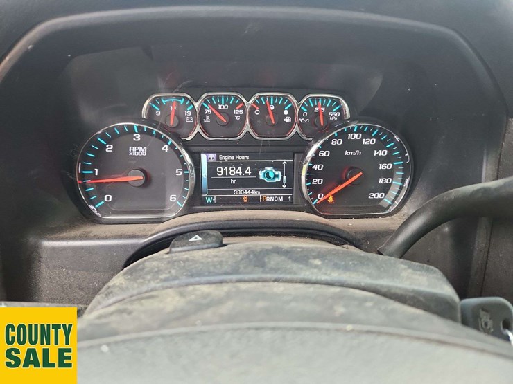 2015-chevrolet-silverado-2500hd-image-9