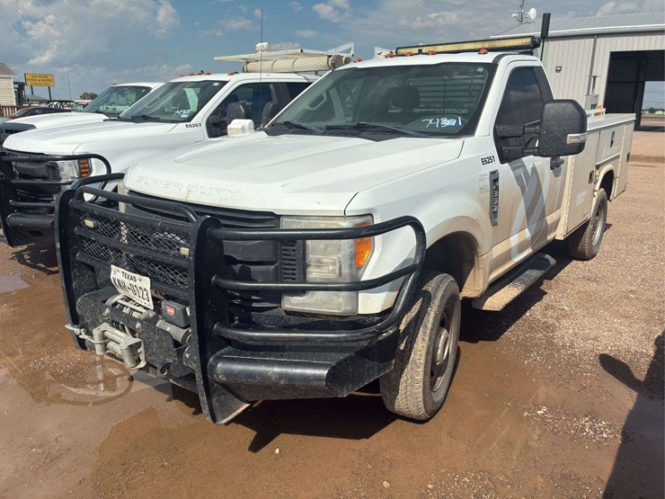 2017-ford-f350-sd-image-1