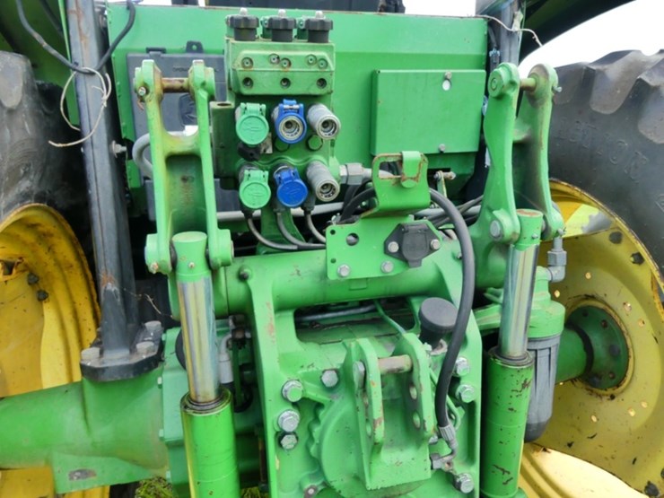 2013-john-deere-6105d-image-6