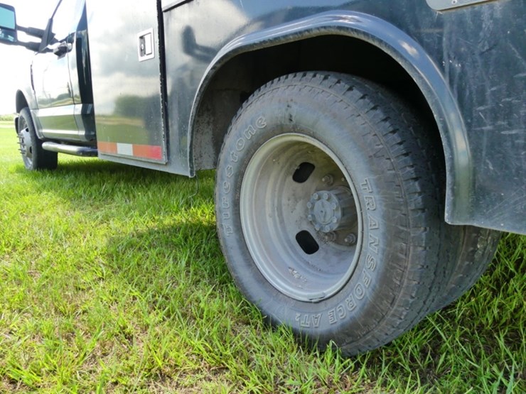 2019-ford-f350-xl-image-5