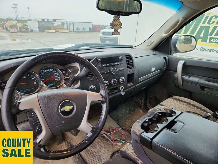 2012-chevrolet-silverado-2500hd-lt-image-9