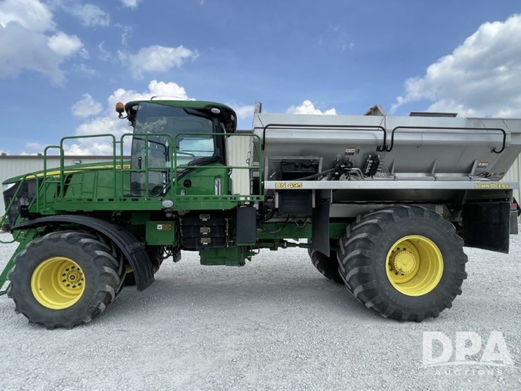 2021-john-deere-f4365-image-3