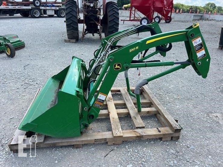 2021-john-deere-120-image-7