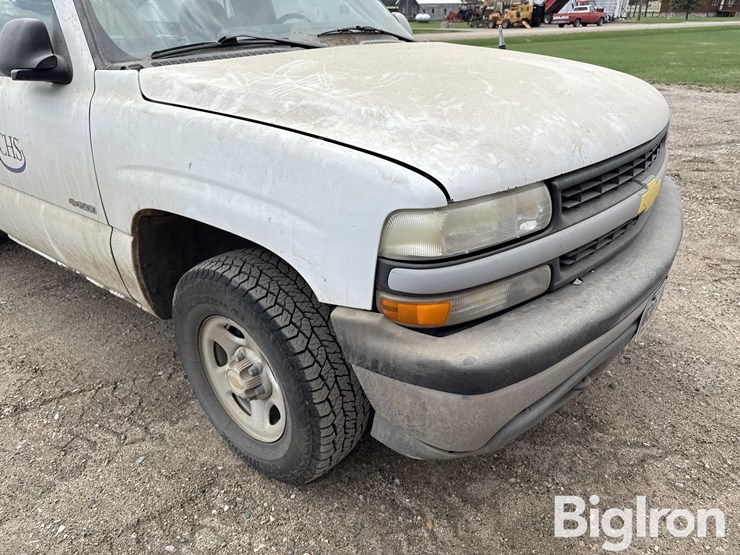 2002-chevrolet-silverado-1500-image-11