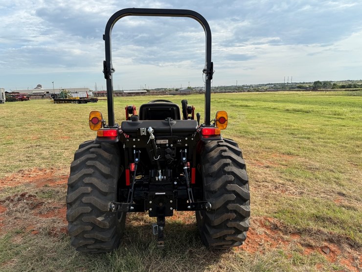 case-ih-farmall-35a-image-8