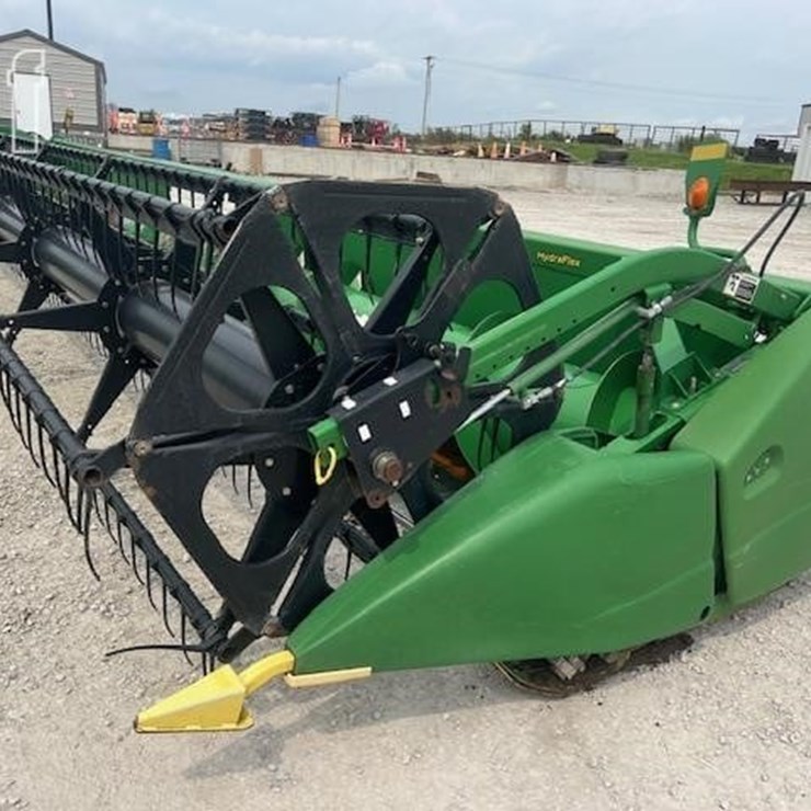 2011 JOHN DEERE 635F