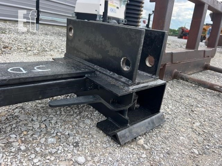 john-deere-148-image-4