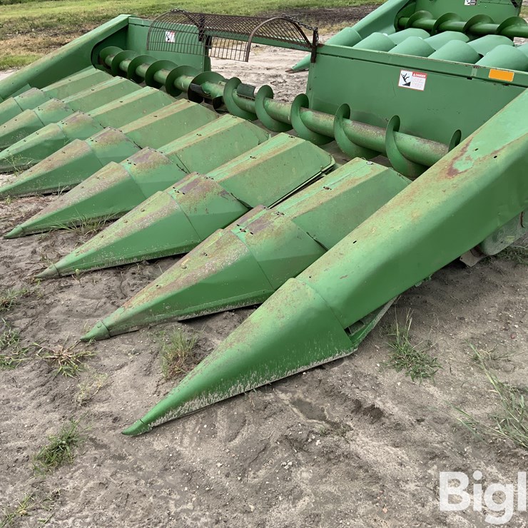 JOHN DEERE 843