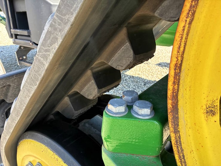2020-john-deere-8rx-410-image-70