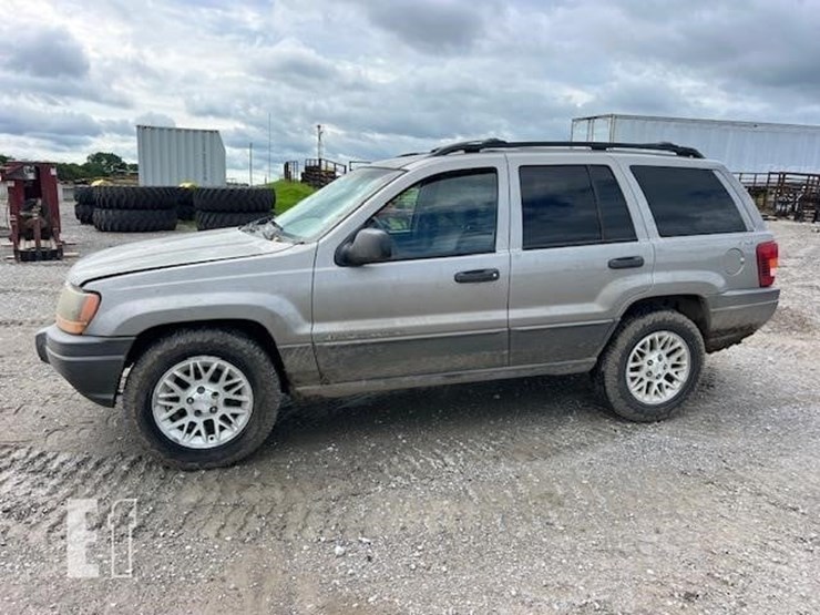 2001-jeep-grand-cherokee-laredo-image-2