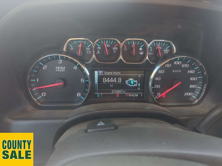 2015-chevrolet-silverado-3500hd-image-9
