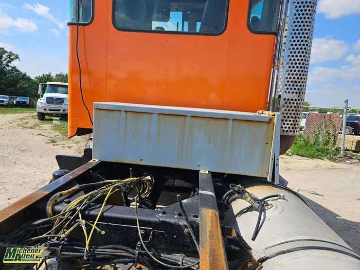 2010-kenworth-t800-image-19