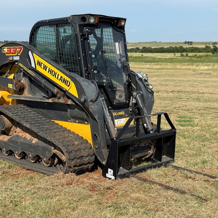 NEW HOLLAND C337