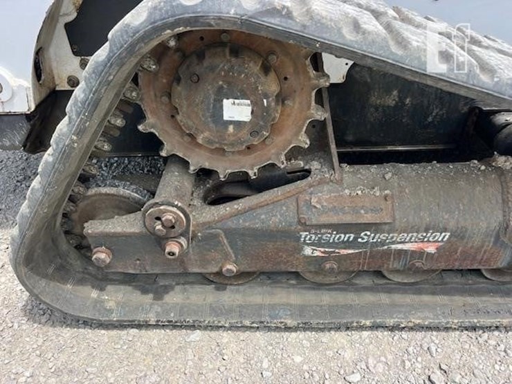 2020-bobcat-t870-image-15