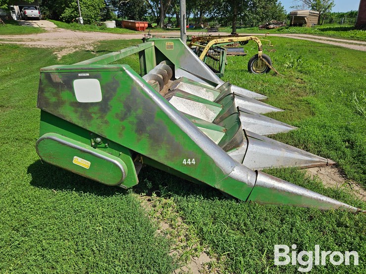 john-deere-444-image-4