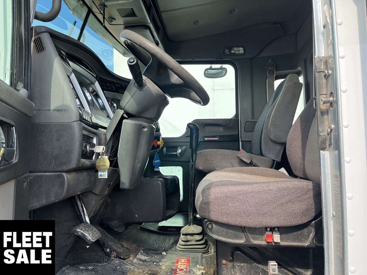 2006-kenworth-t800-image-8