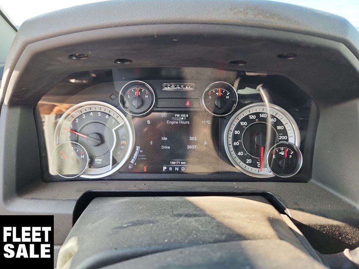 2013-ram-1500-slt-image-8