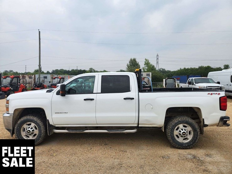 2015-chevrolet-silverado-2500hd-image-12