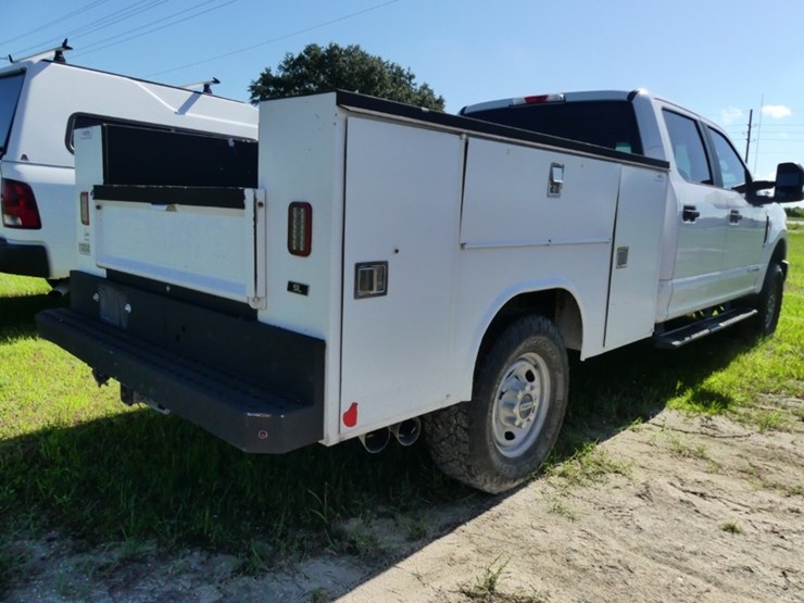 2019-ford-f250-xl-image-3
