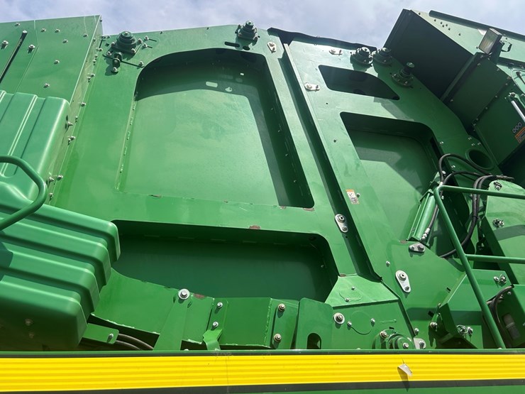 2016-john-deere-cs690-image-12