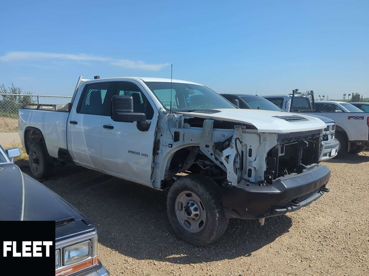 2020-chevrolet-silverado-2500hd-image-2