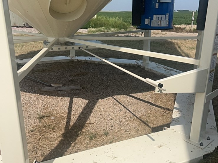 concept-7500-bushel-hopper-bin,-fully-equipped-with-agi-grainguard-10-hp-bin-fan-with-three-phase-electric-motor-image-24