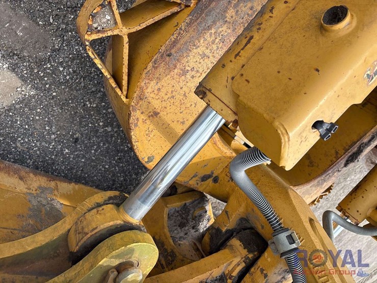 caterpillar-d6k-image-7