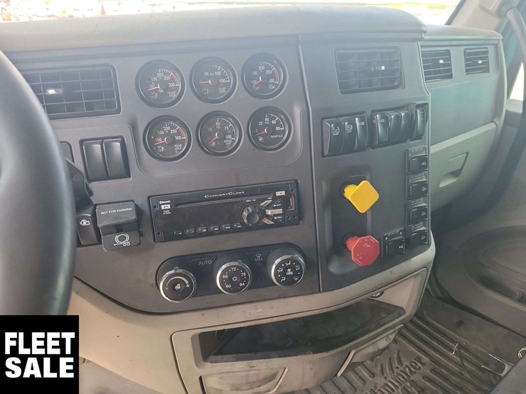2019-peterbilt-579-image-7