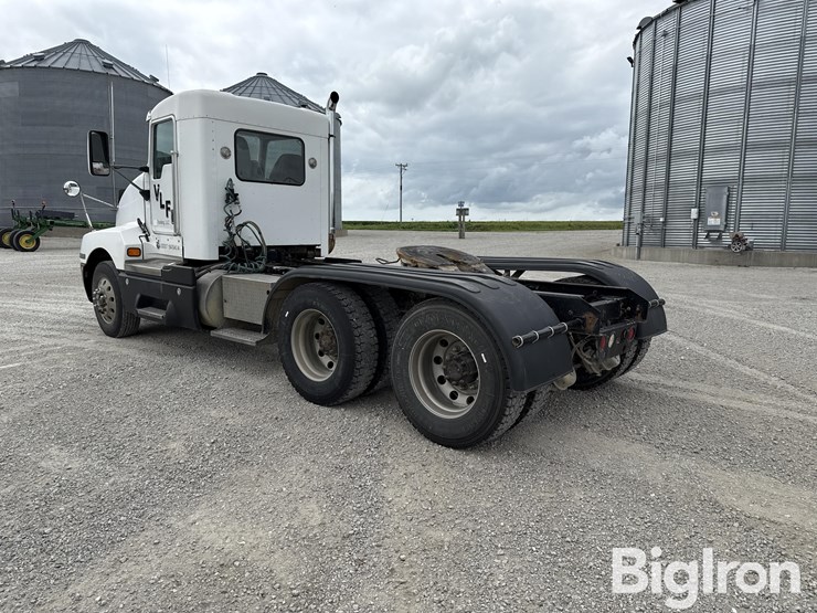 2002-kenworth-t600-image-7