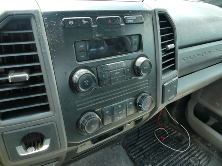 2019-ford-f350-xl-image-16