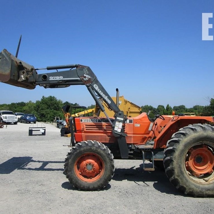 KUBOTA M8950