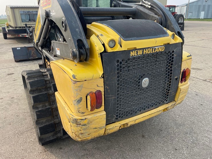 new-holland-c238-image-7
