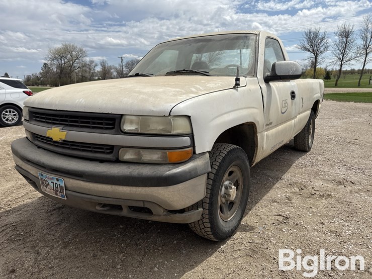 2002-chevrolet-silverado-1500-image-1