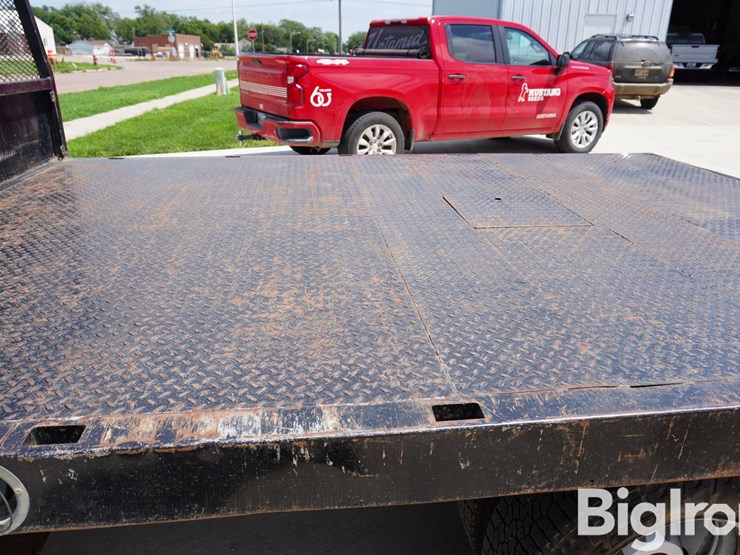 2011-gmc-sierra-3500-image-12