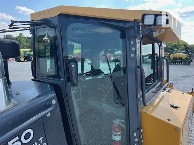 2021-deere-850l-wlt-image-41