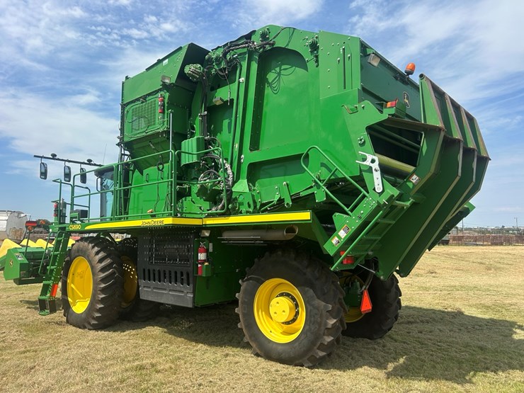 2016-john-deere-cs690-image-29