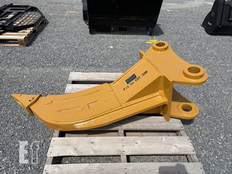 caterpillar-320-image-2