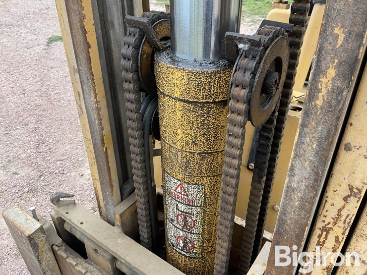 caterpillar-t50b-image-13