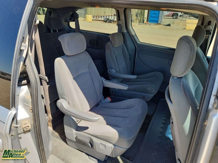 2006-chrysler-town-&-country-image-15