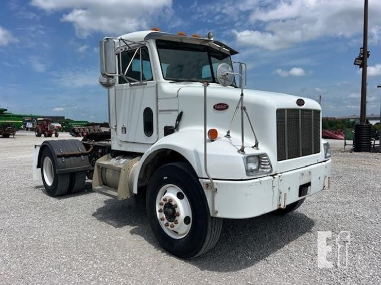 2003-peterbilt-330-image-9