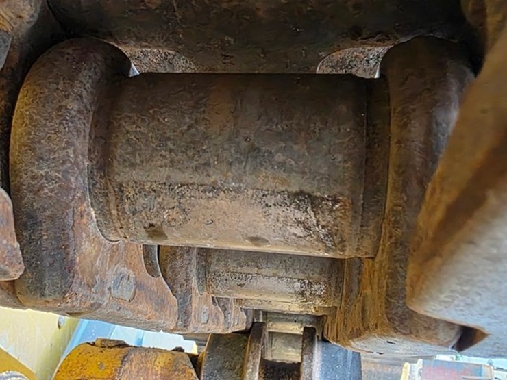 2014-deere-700k-lgp-image-37