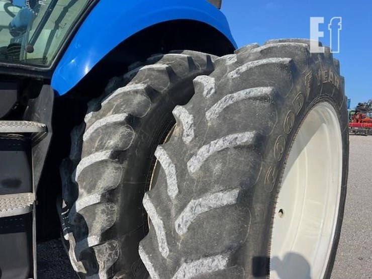 new-holland-t8020-image-29